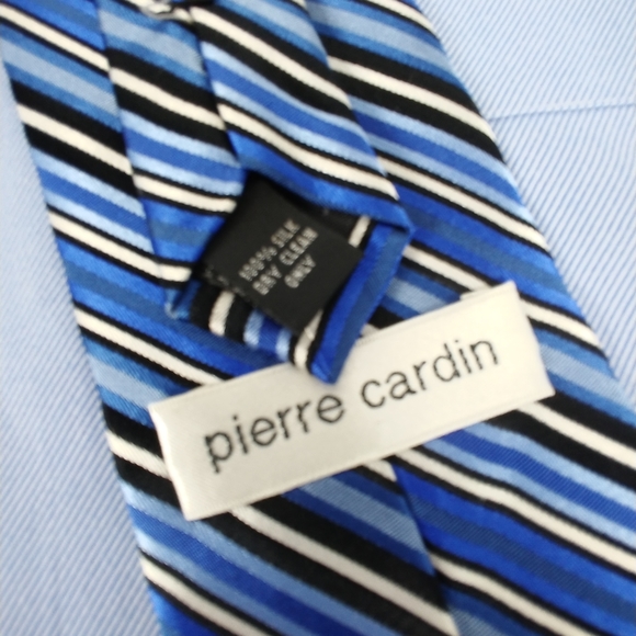 Pierre Cardin tie. - Picture 3 of 4